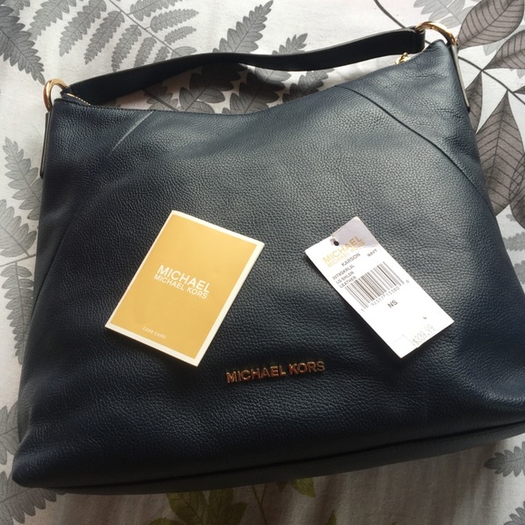 Michael Kors Handbags - 👜 Michael Kors Navy Blue Handbag 👜